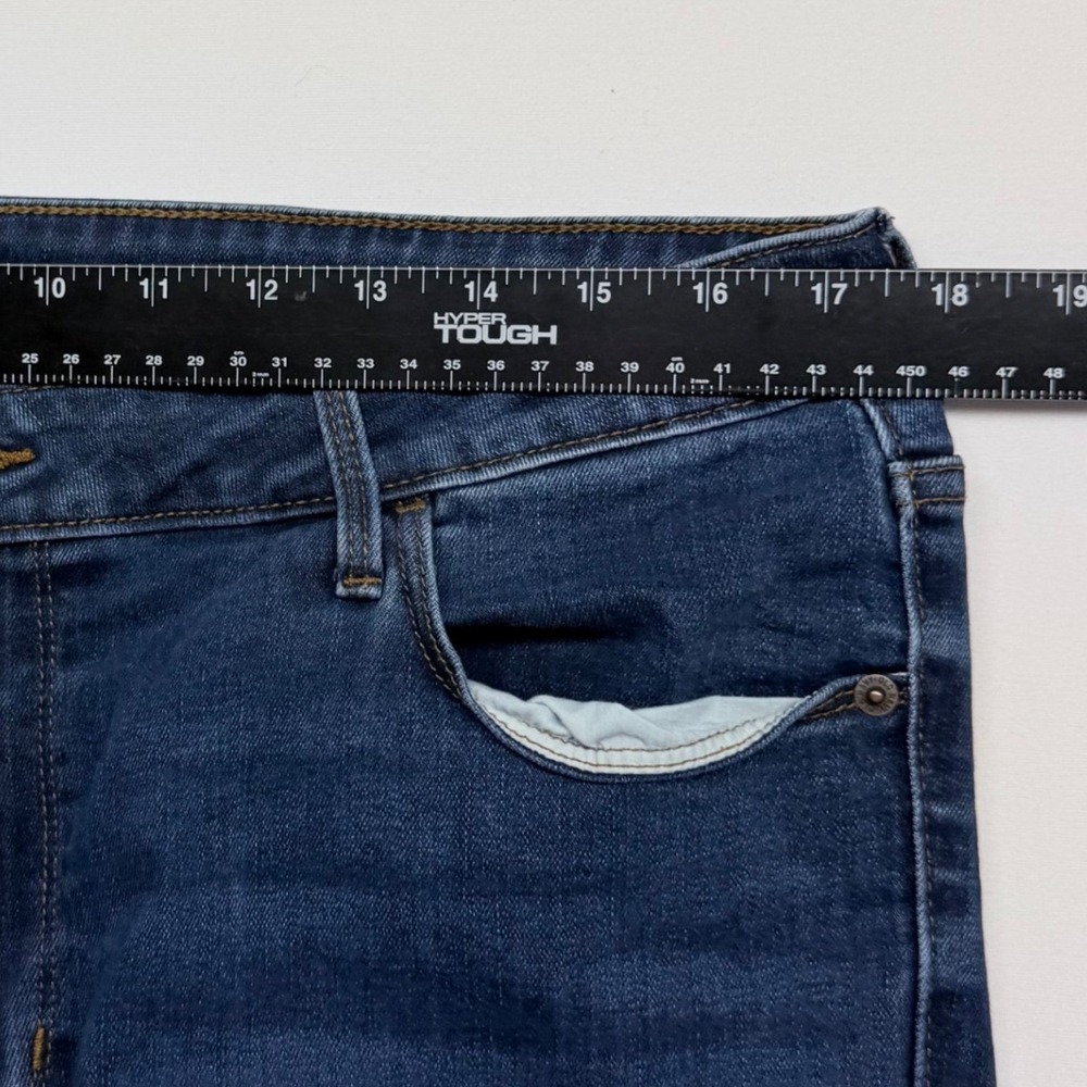 Old Navy Mid-Rise Kicker Boot-Cut Jeans Womens 16 Long Dark Wash Blue Denim - Picture 5 of 9